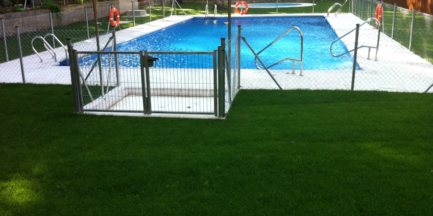 Vallas de madera tratada para piscinas como medida de protección —  Santaulària Equipamientos urbanos